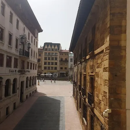 Viviendas Oviedo Catedral Exterior foto